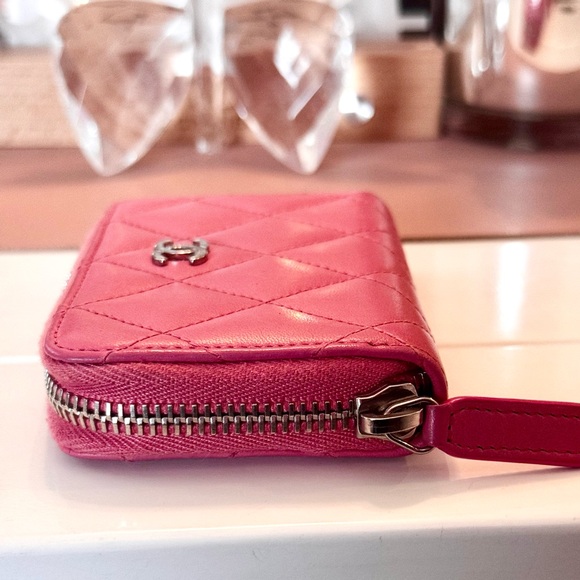 Pink Lambskin Chanel Card Wallet - Picture 4 of 9